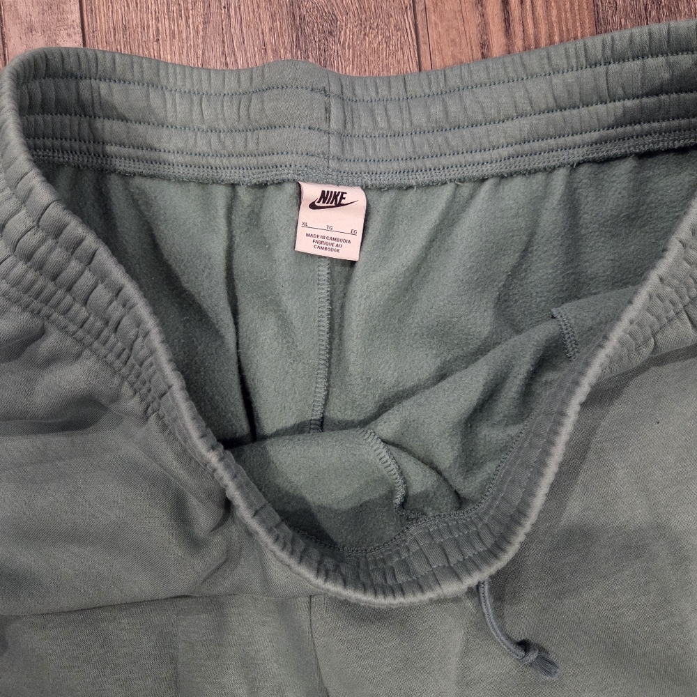 Nike Club Polar Fleece Men's Pants In Sage Green, Size XL - Picture 3 of 4
